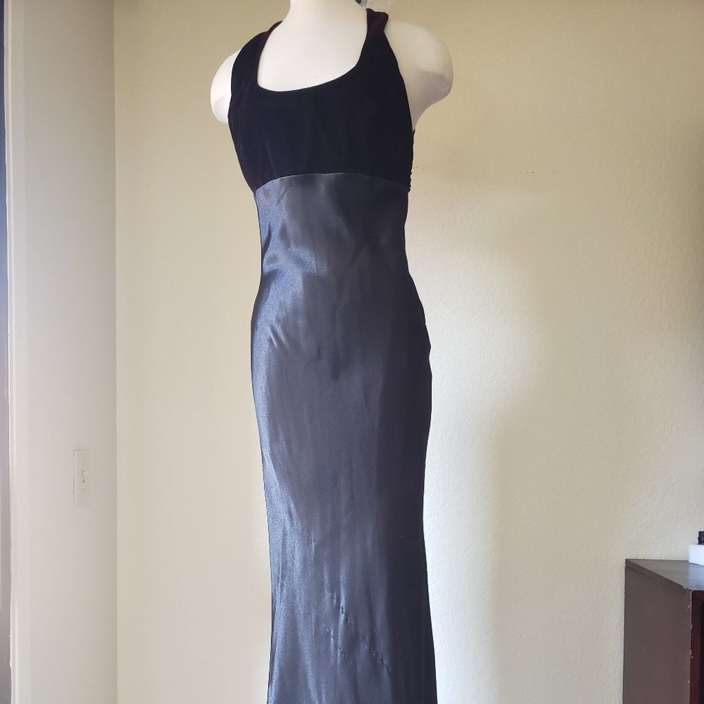 Gorgeous Black Evening/Prom Gown With Tie Back